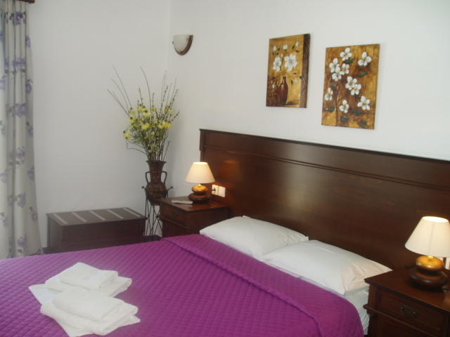 Rita'S Place Hotel Хора Екстер'єр фото